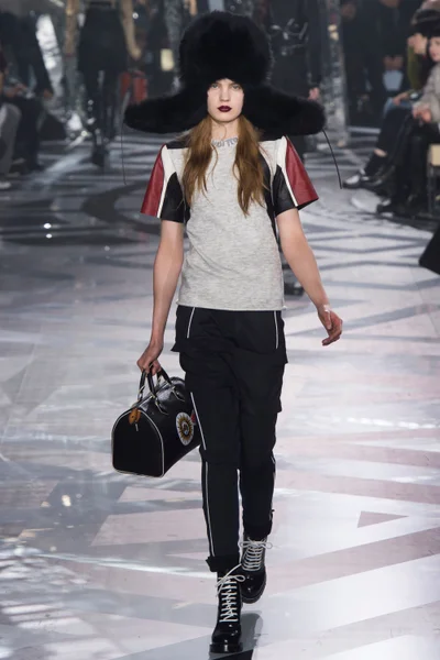 Look 39